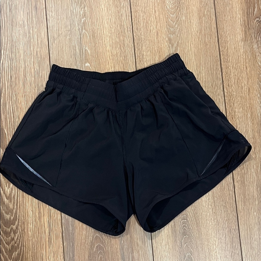 Lululemon Hotty Hot Low rise lined 4” Women's Black Athletic Shorts